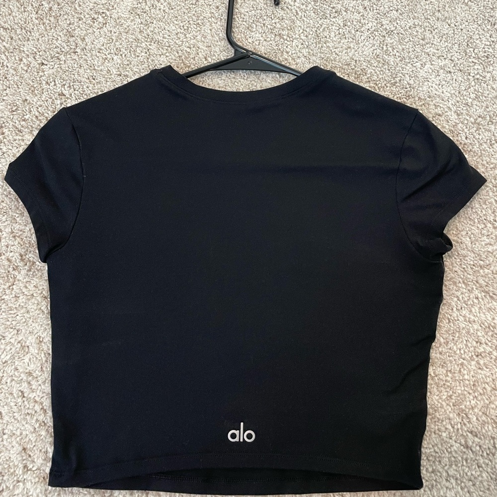 ALO Yoga Women's Classic Black Tee